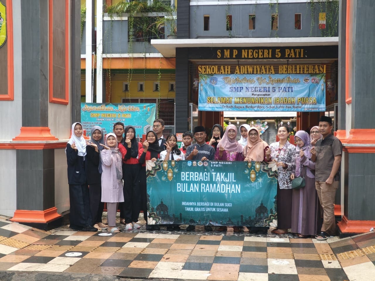Berbagi Takjil Ramadhan