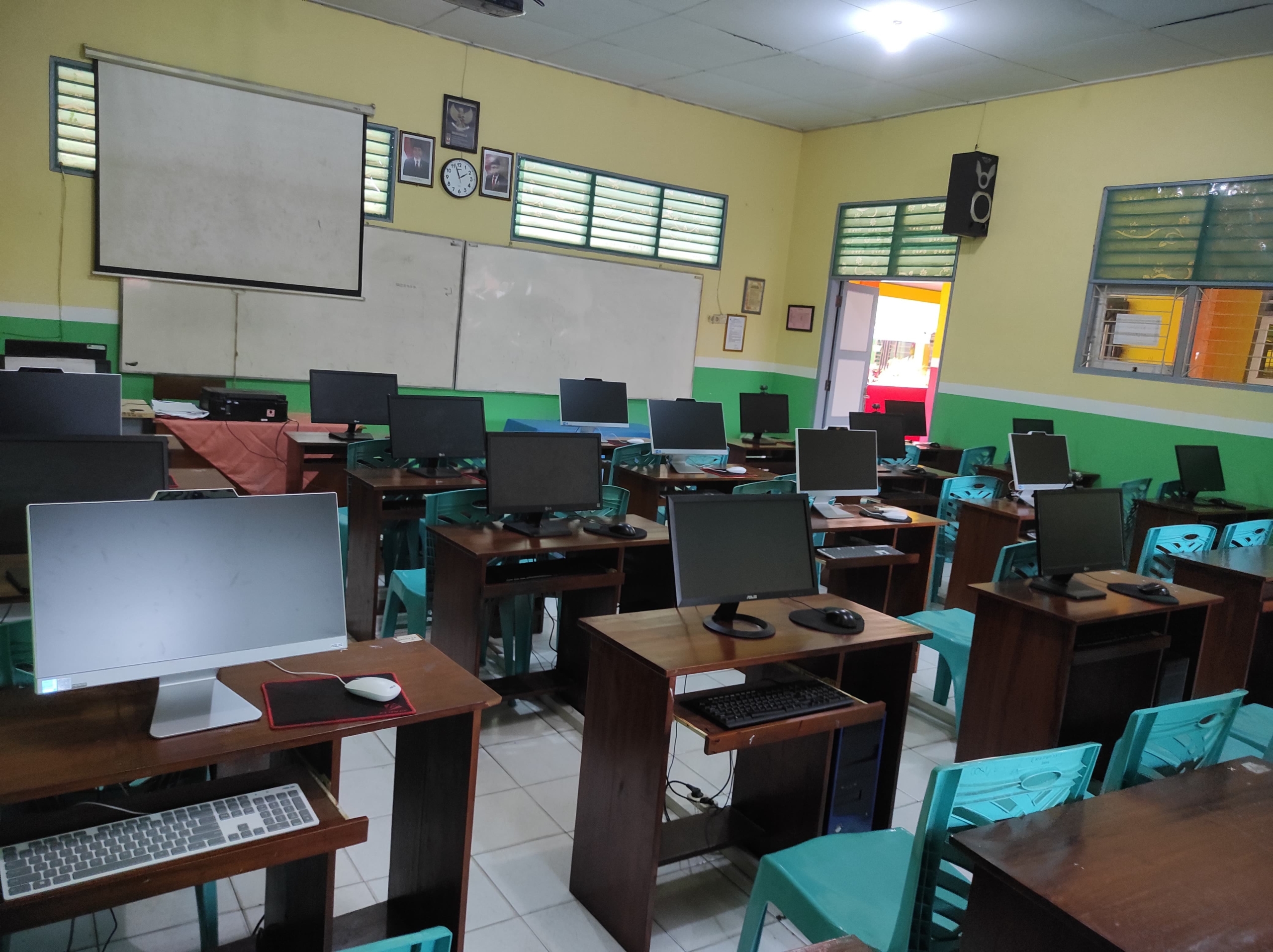 Laboratorium Komputer SMP Negeri 5 Pati